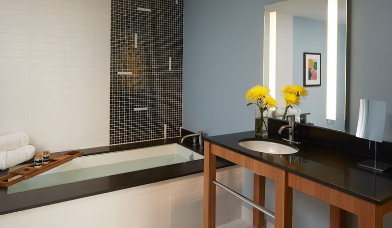 Kimpton Shorebreak Hotel - Suite Bathroom